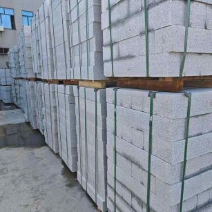 长春芝麻白路牙石，路侧石