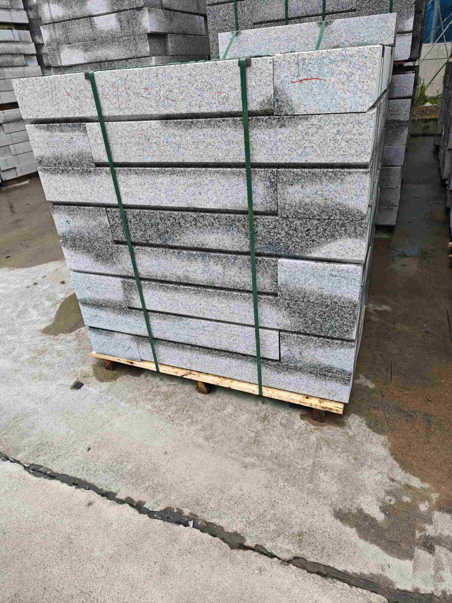 长春芙蓉白路牙石，马路牙子